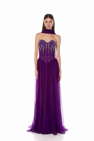 Robe de soirée violette sans bretelles avec jupe fluide